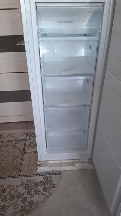 Продам морозильную камеру