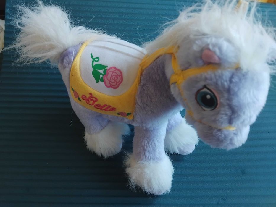 Оригинална играчка кончето на Барби