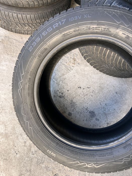 4 anvelope iarna 235/55/17 , nokian !