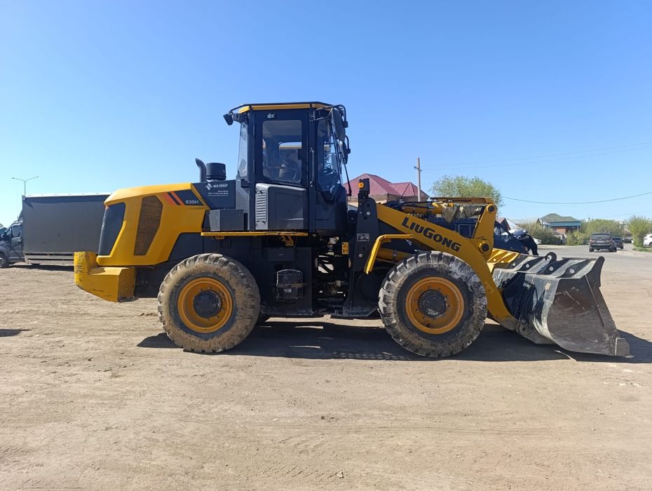 Продам спецтехниеу