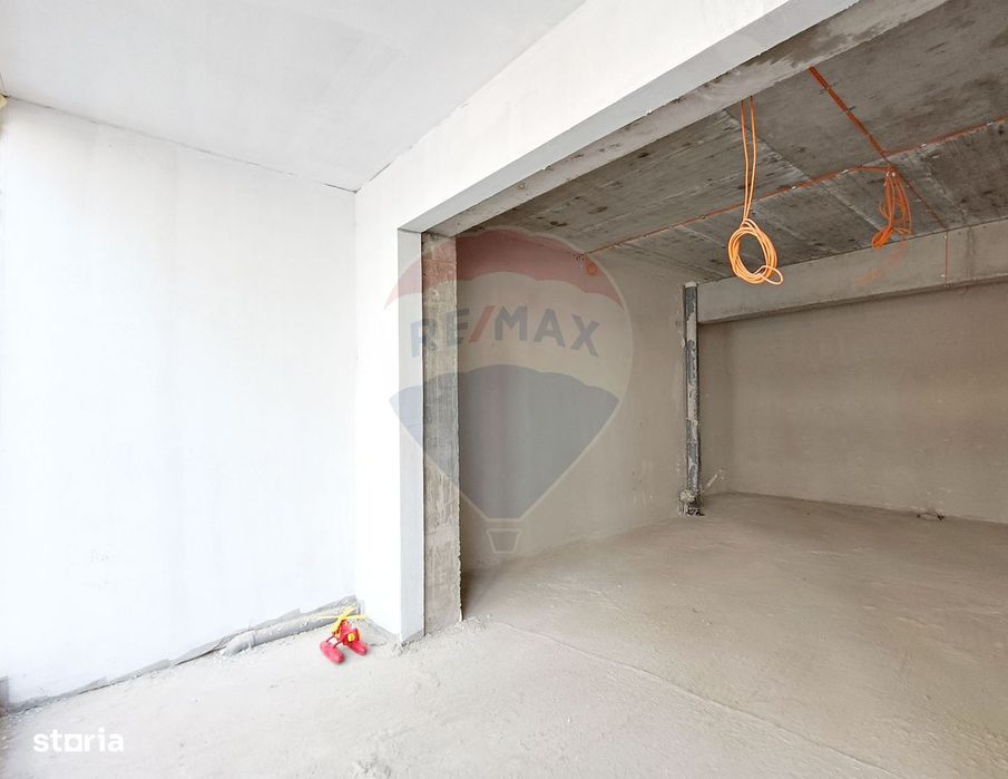 Vanzare Spatiu Comercial Parter, Terasa 63mp | M. Berceni la 9 minute