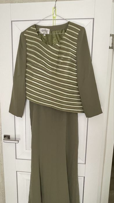 Костюмы  женские