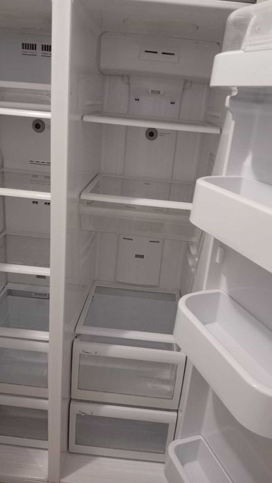 vand combina frigorifica in 2 usi