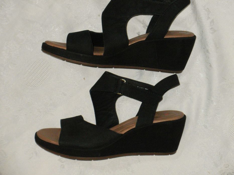 CLARKS нови естествен набук 37и1/2