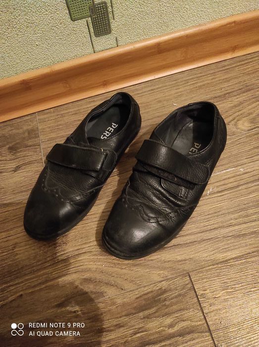 продаю кожа :ботинки и туфли на мальчика