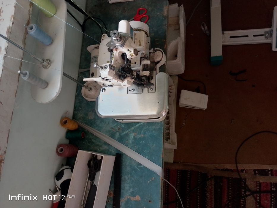 (SROCHNI SOTILADI) Tikuv mashinkasi sotiladi averlok va tuğri chok