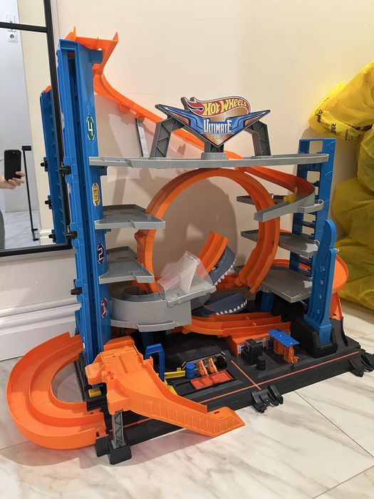 Hot Wheels Ultimate Garage
