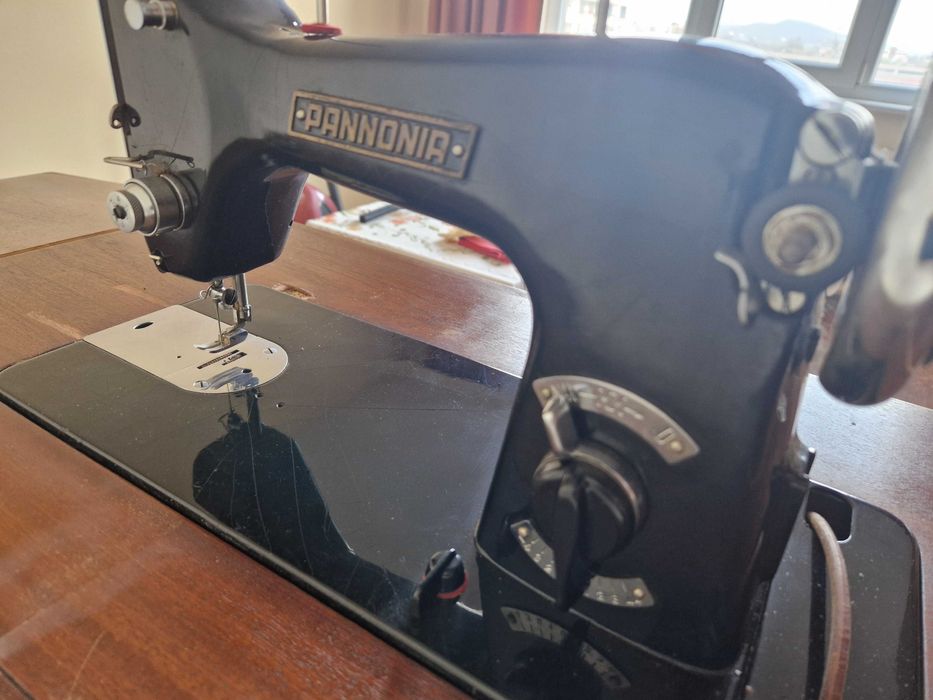 Продавам шевна машина Панония