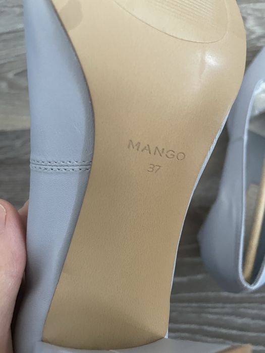 Новые кожаные туфли Mango