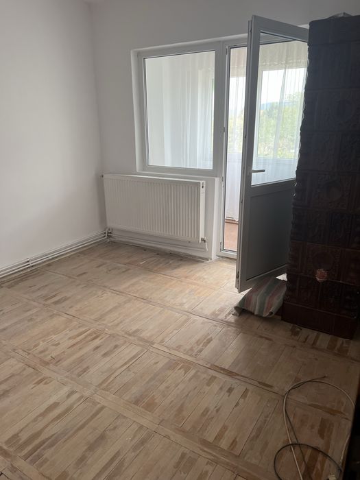 Vand apartament cu 2 camere, etaj 3 Balta Sărată, Caransebeș