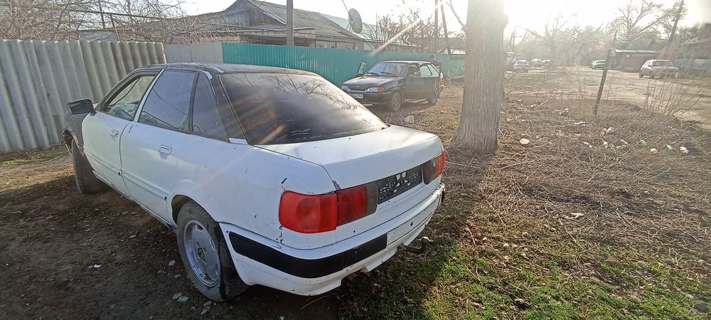 Продам машину Audi 80 B4