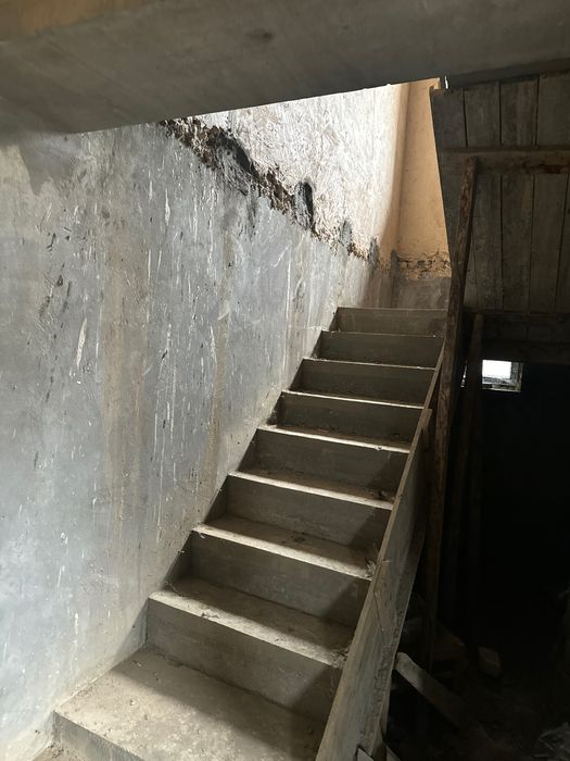 Nazarbek uy sotiladi