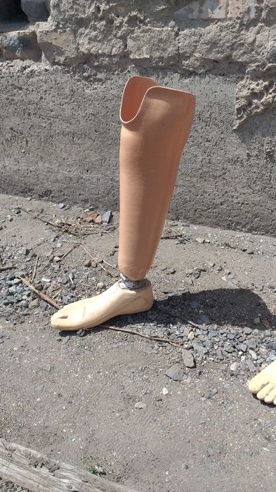 Продам протезы для ног