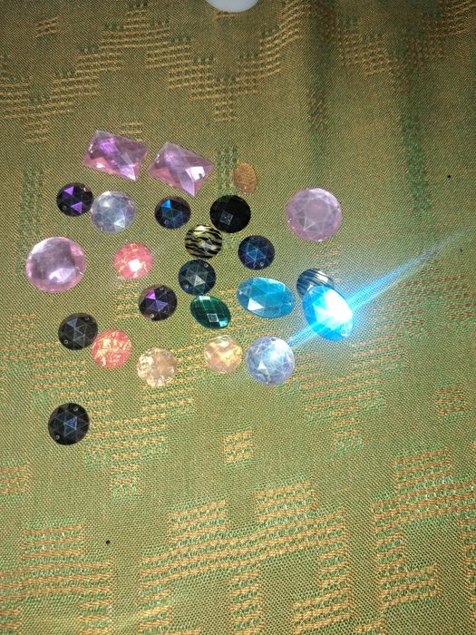 Пайетки и стразы для творчества