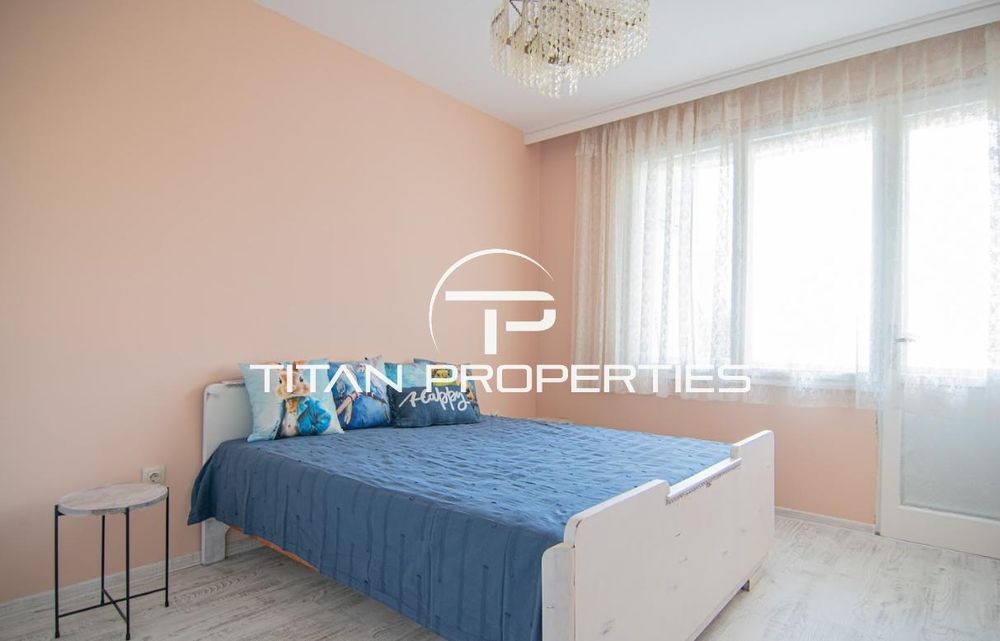 Дава се под наем Четиристаен апартамент в Пловдив, Младежки Хълм - 95 кв.м за 668.1 € - Снимка #2