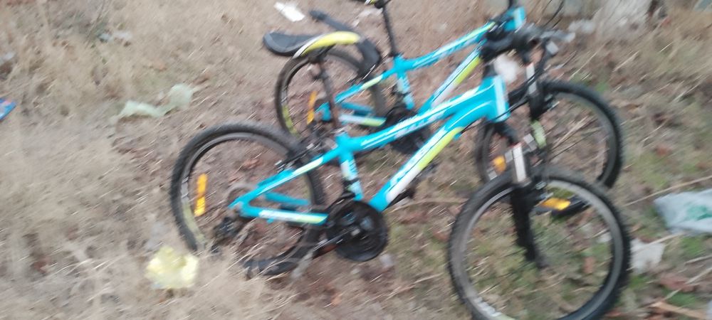 Два велосипеда скоростные.