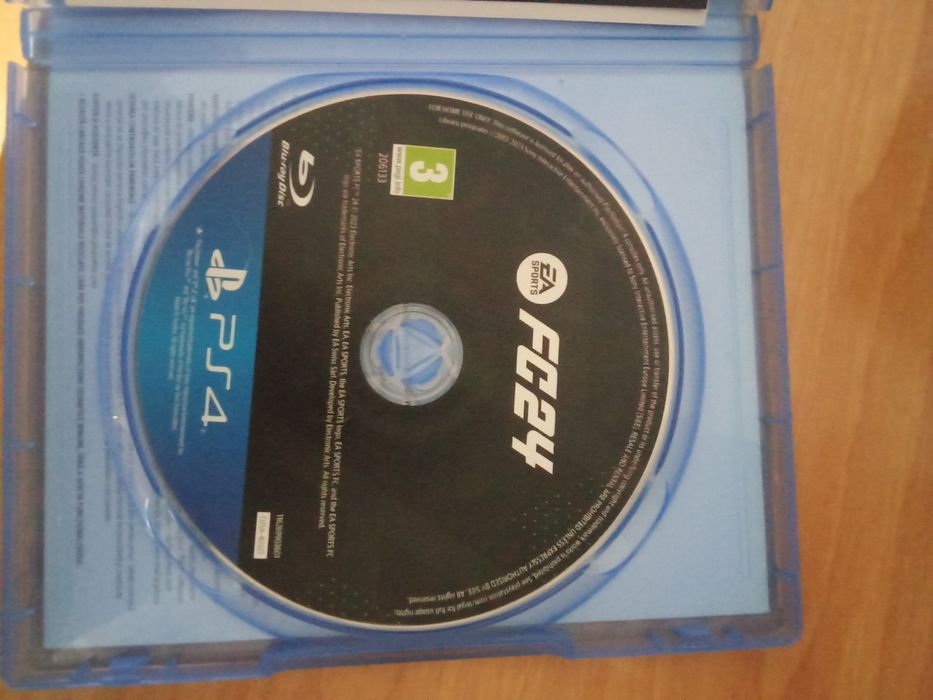 Vând FC 24 PS 4.