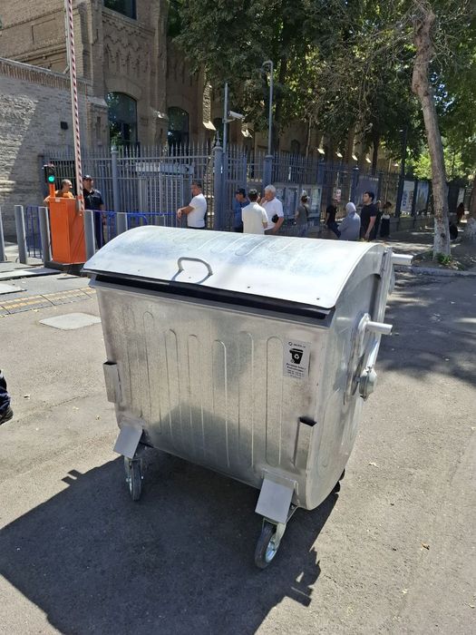 Мусорный контейнер 1100 литров оцинкованный