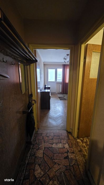 Apartament 4 camere, 93 mp utili, etaj 3/4, decomandat, zona Centrala