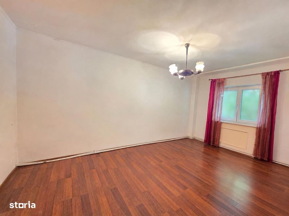 2 camere, Bulevardul Roman Mușat, parter, decomandat, boxă