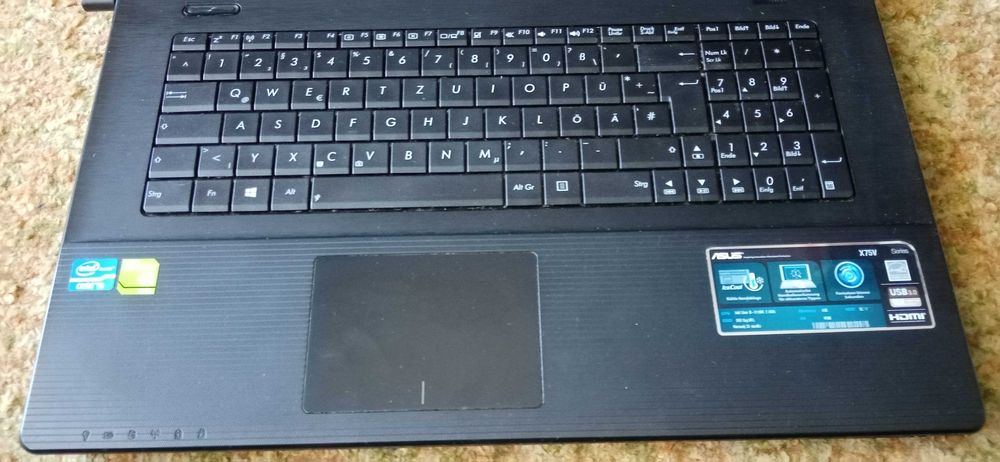 Продавам Лап топ Asus