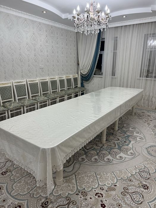 Стол 8 м хорошое состояние