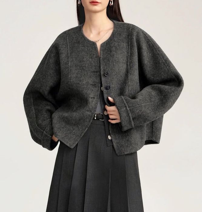 Женский жакет на пуговицах