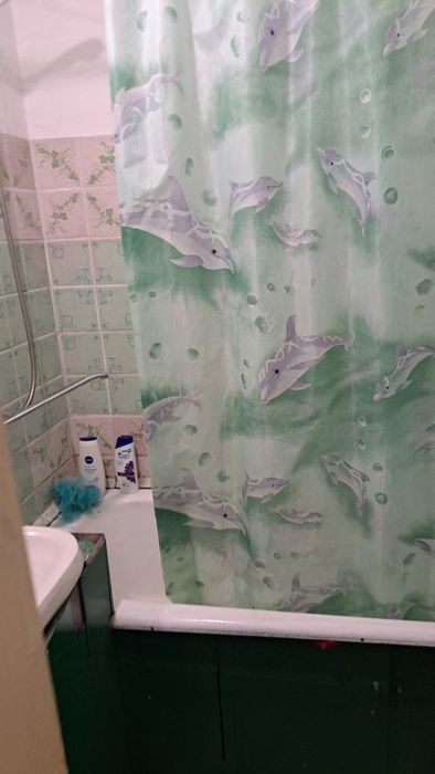 Обмен трехкомнатная на Дачном  на двухкомнатную квартиру  с доплатой.