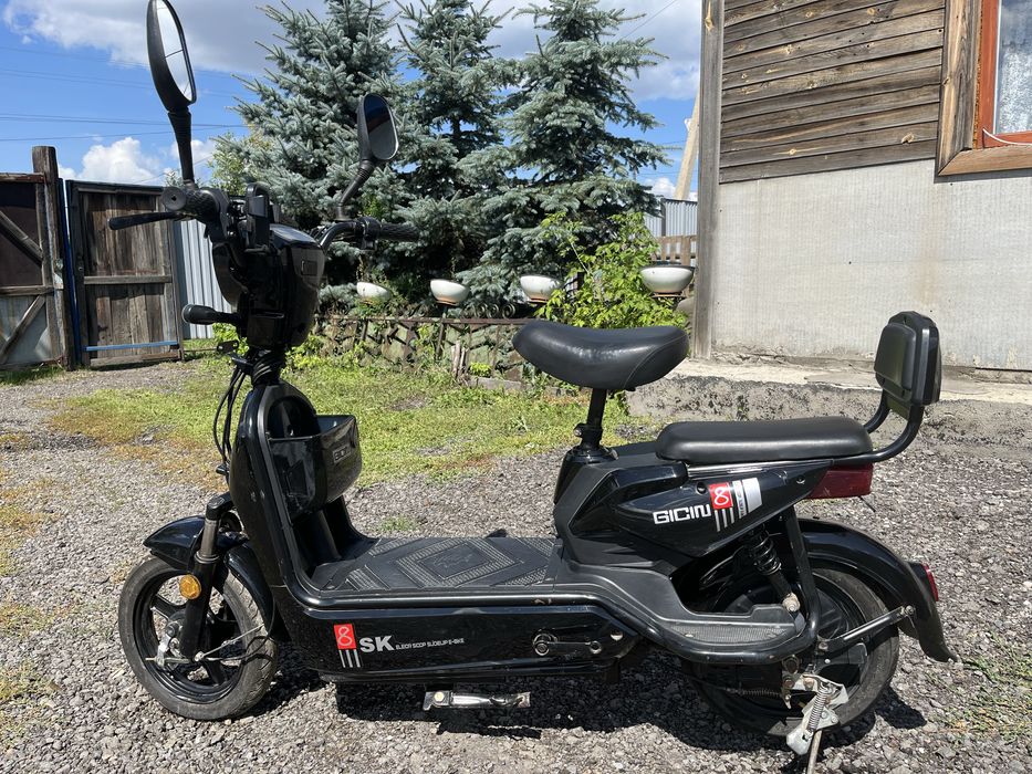 Продам электроскутер SK8