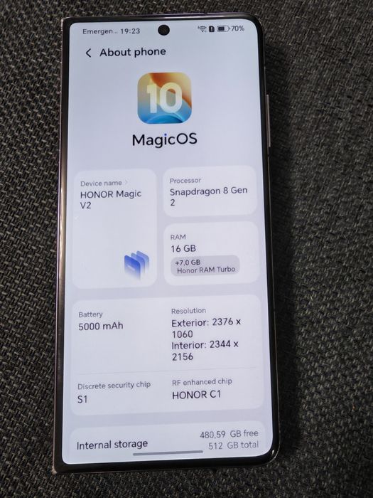 Honor Magic V2 cu defect
