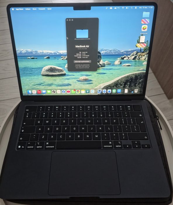 Vând macbook Air 13.6 M4 16GB 512GB
