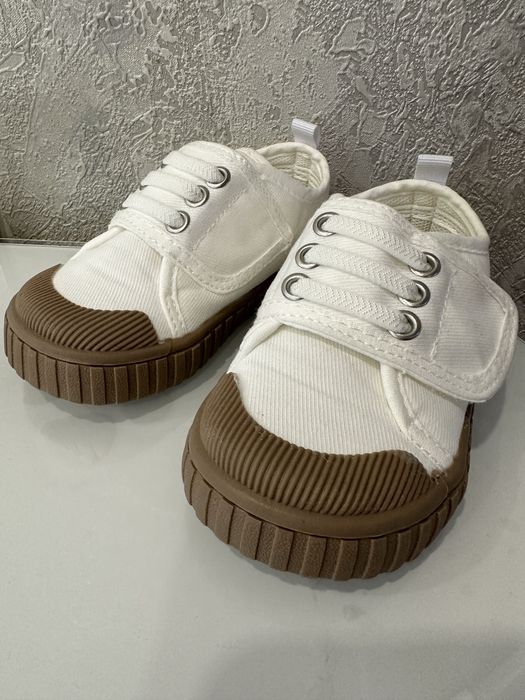 Продам детские кеды