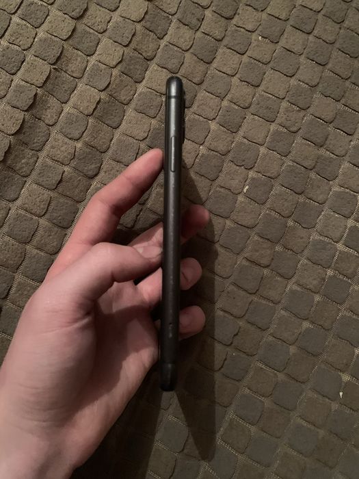 Продам айфон 11