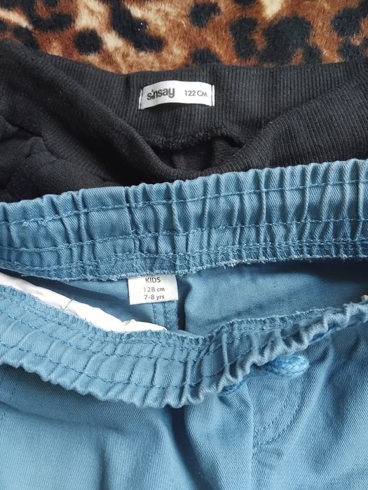Pantaloni scurți pt băieți mărime 122
