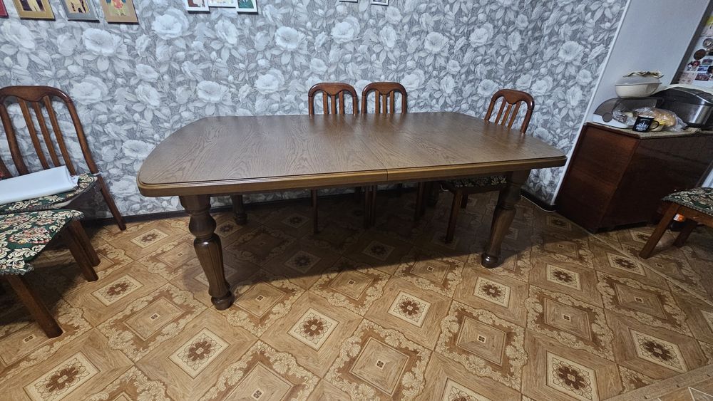 Продам стол в отличном состоянии