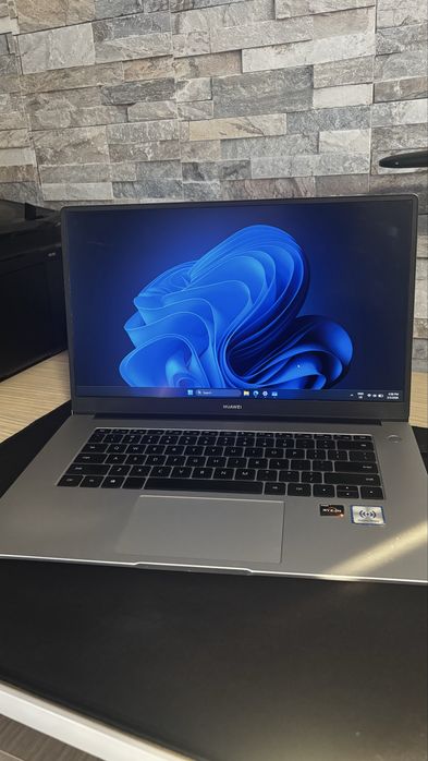 Laptop Huawei MateBook D15 Ryzen 5 / 8GB RAM / SSD 256GB / Windows 11