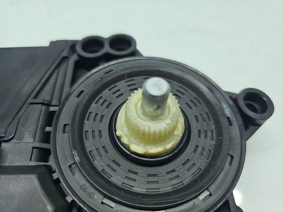 Motoras geam stanga spate Hyundai i30 (GD) [Fabr 2012-2017] 83450-A601