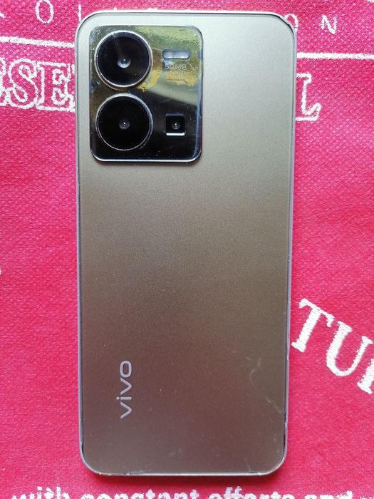 Продаётся телефон Vivo Y35