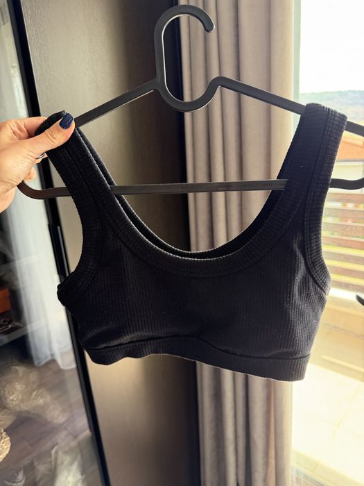 Alo Yoga бял и черен топ