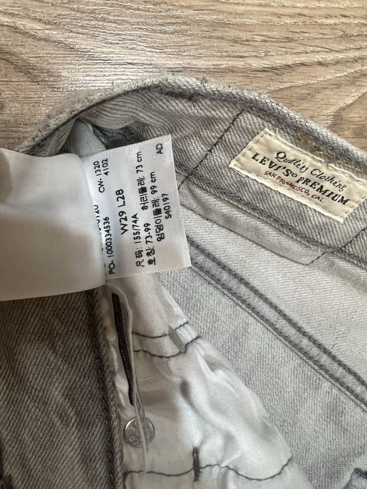 Levis джинсы брендовые в идеальном состоянии