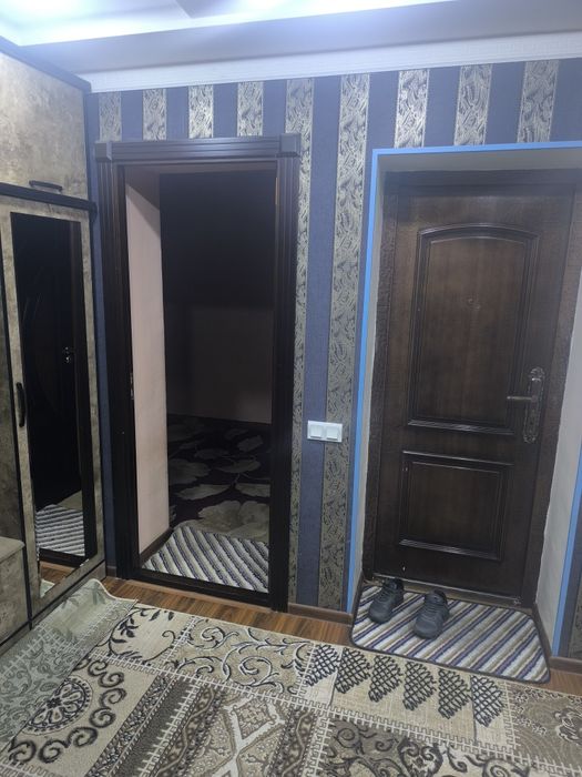 3 xonali xonadon sotiladi