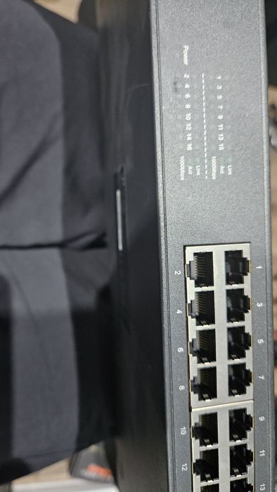 Продам коммутатор TP link TL SG1016