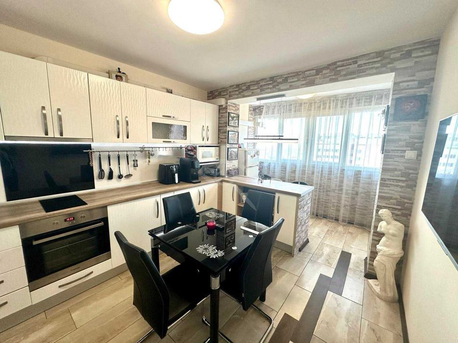 Продава се Тристаен апартамент в Бургас, Славейков - 65 кв.м за 1539 €/кв.м - Снимка #3