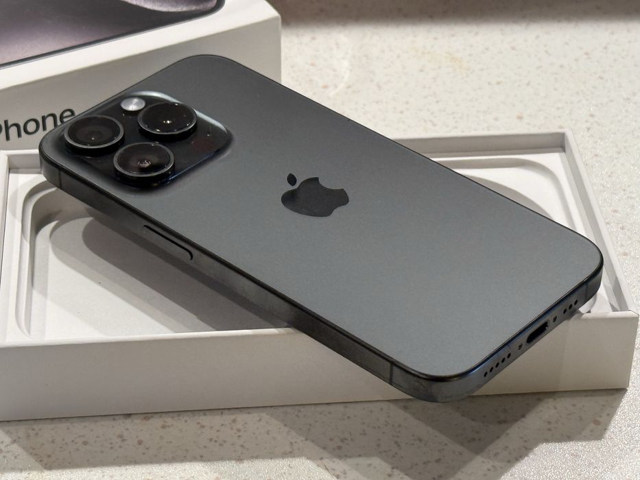 iPhone 15 Pro Black 512GB – Перфектен, 90% Батерия.