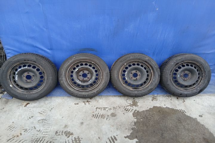 Jante tabla cu anvelope 16 - set 205/60 R16 7JX16H2 8K0601027A 205/60