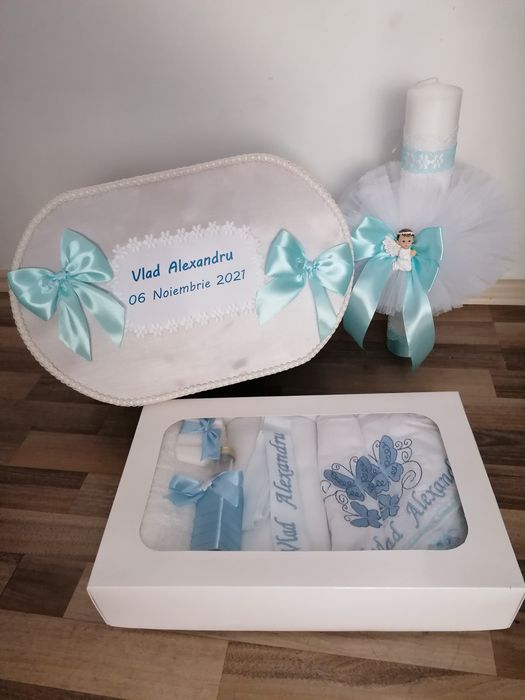 Set trusou botez ,cutie hainute si lumanare