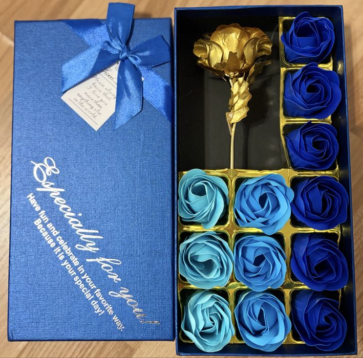 Cutie cadou cu trandafiri de sapun