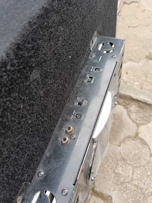 subwoofer auto cu statie si condensator