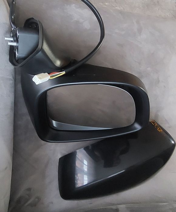 Продавам външно огледало