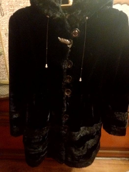 Продам  шубу,-,/